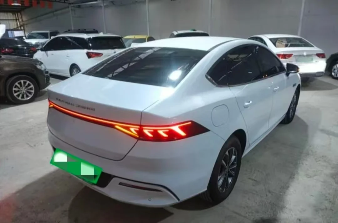 Used New Energy Vehicles BYD Qin PLUS 2023 Champion Edition DM-i 55KM leading model