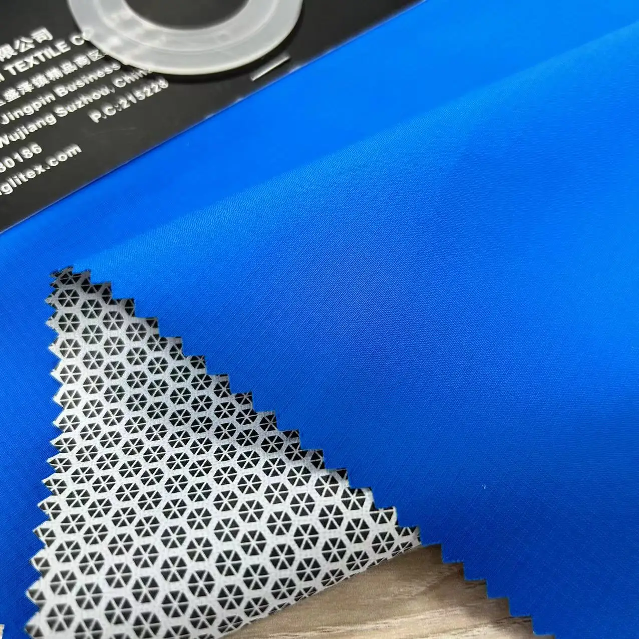 Hot Sale 100%Polyester Face: Ripstop Pongee Backing:Printed TPU membrane Function:Waterproof and Breathable Fabric for clothing