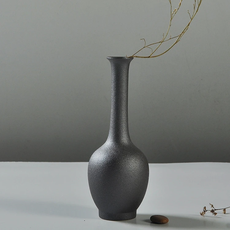 2022 New Creative Modern Unique Matte Black Ceramic Nordic Vase for Flowers Home Decor