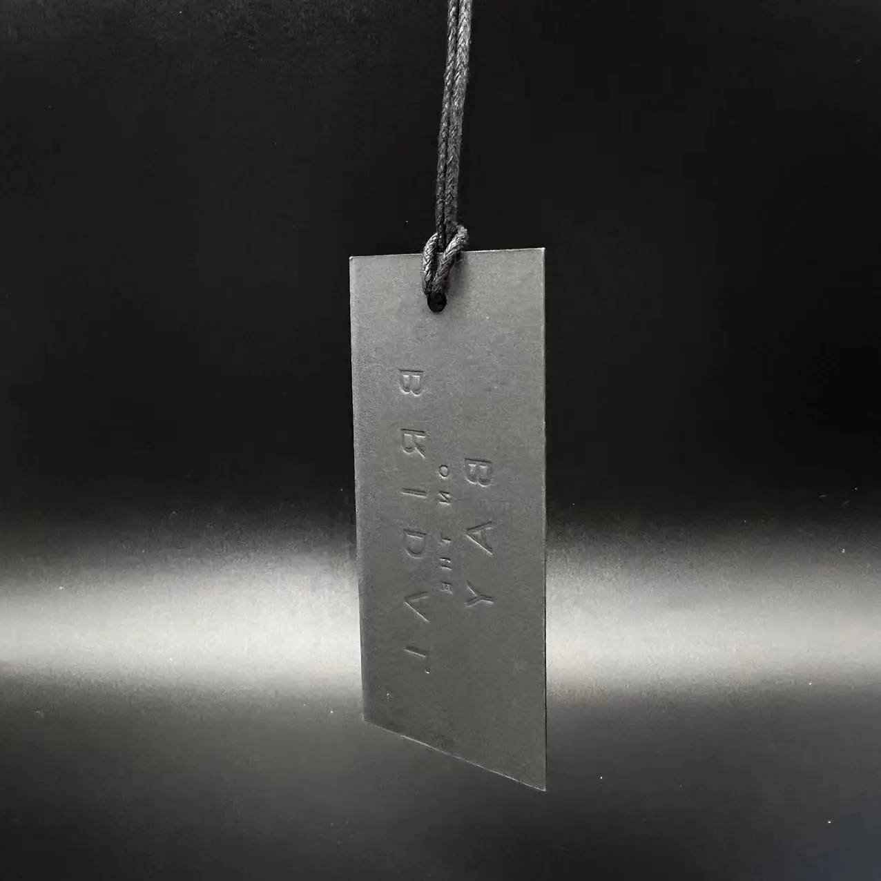 Customized Design with Embossed Printing Hang Tags Recyclable Paper Clothing Hats Socks Shoe Tag