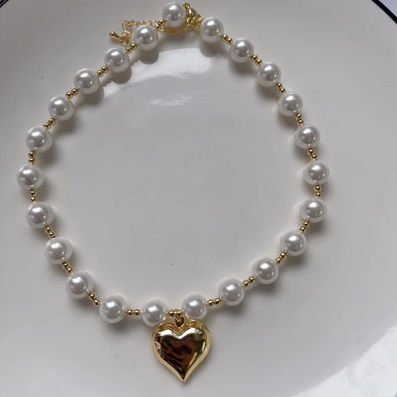 Popular New Pearl Necklace Heart Pendant Necklace Gold Plated Brass Small Beaded Shell Pearl Trendy Necklace For Women Jewelry