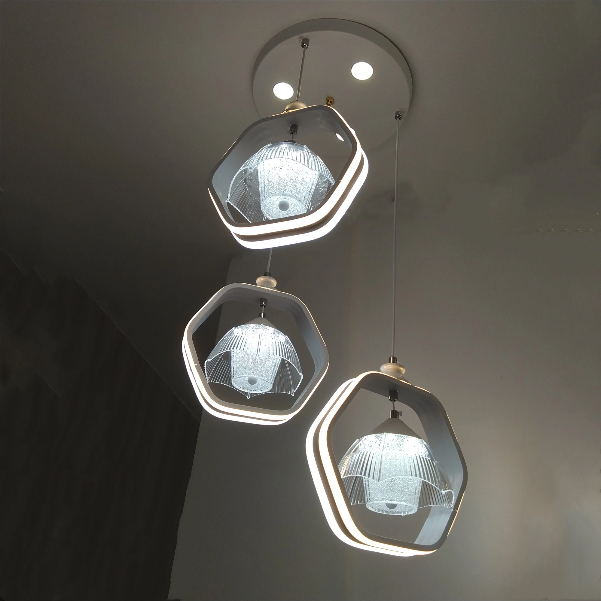 
 Оптовая продажа акриловый абажур в скандинавском стиле Алюминиевая рамка светодиодная Люстра для отеля для ресторана Домашнее освещение простой коридор  