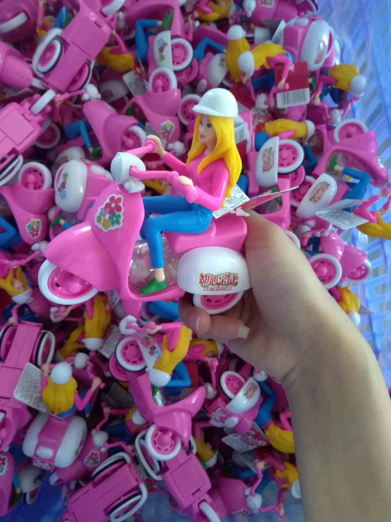 Hard Candies Toy Pull Back Mini Scooter Candy Motorcycle Car Toy Candy Dulces