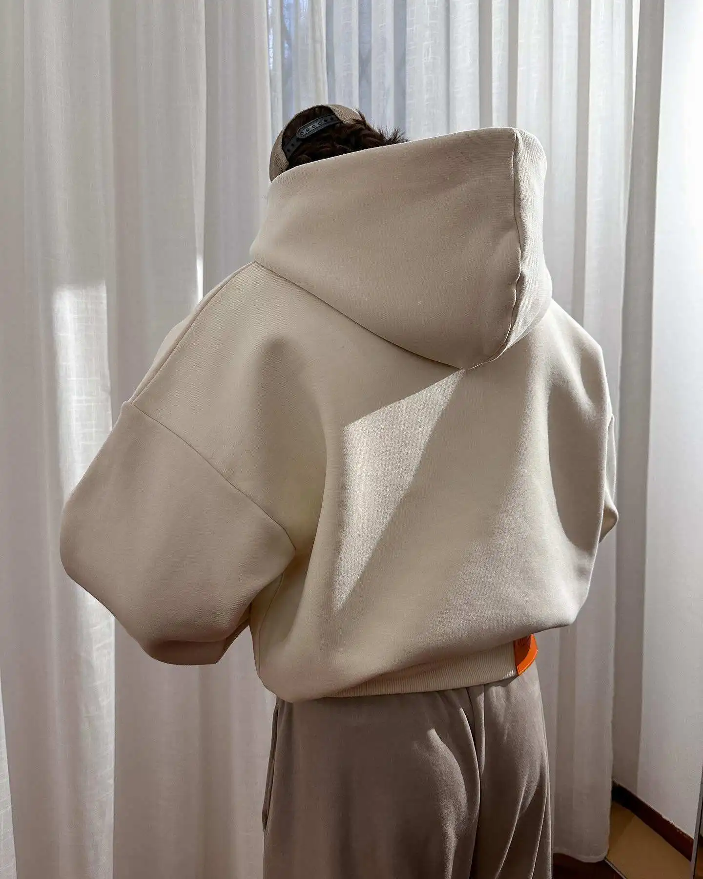 Topshow Custom Oversized Solid Color Blank Hoodies Unisex Drop Shoulder Heavyweight 700Gsm Cotton Cropped Hoodies