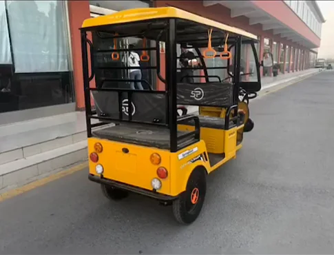 China Factory 3 Wheel Scooter Motor taxi Gasoline Electric Tricycle For Passengers