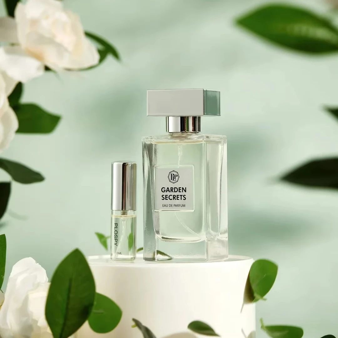 High Quality Cylinder Transparent Oem Glass 30Ml 50Ml 100Ml Empty Square Luxury Glass Perfume Bottle With Pump Sprayer and Box