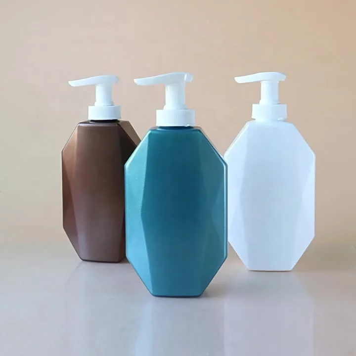 Unique diamond-shape cosmetic 300ml 500ml plastic shampoo bottle 10oz skincare customize colors lotion pump PET bottle