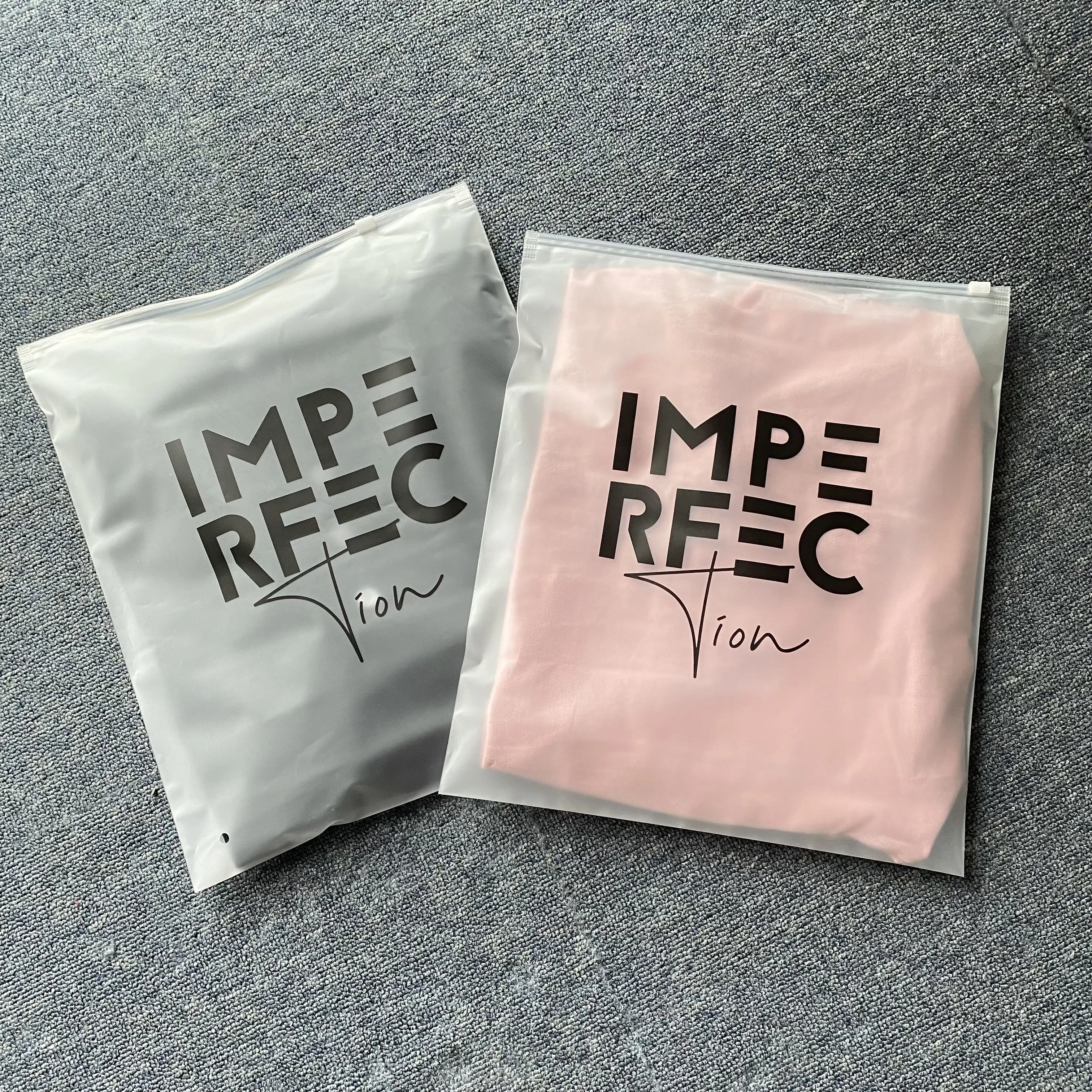 custom polythene frosted bag for Clothing/ T-Shirt/ Swimsuit/baby clothes plastic zipper bag clothing packing clear bag