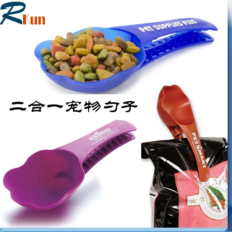 Plastic pet dog paw shape food measuring scoop clip