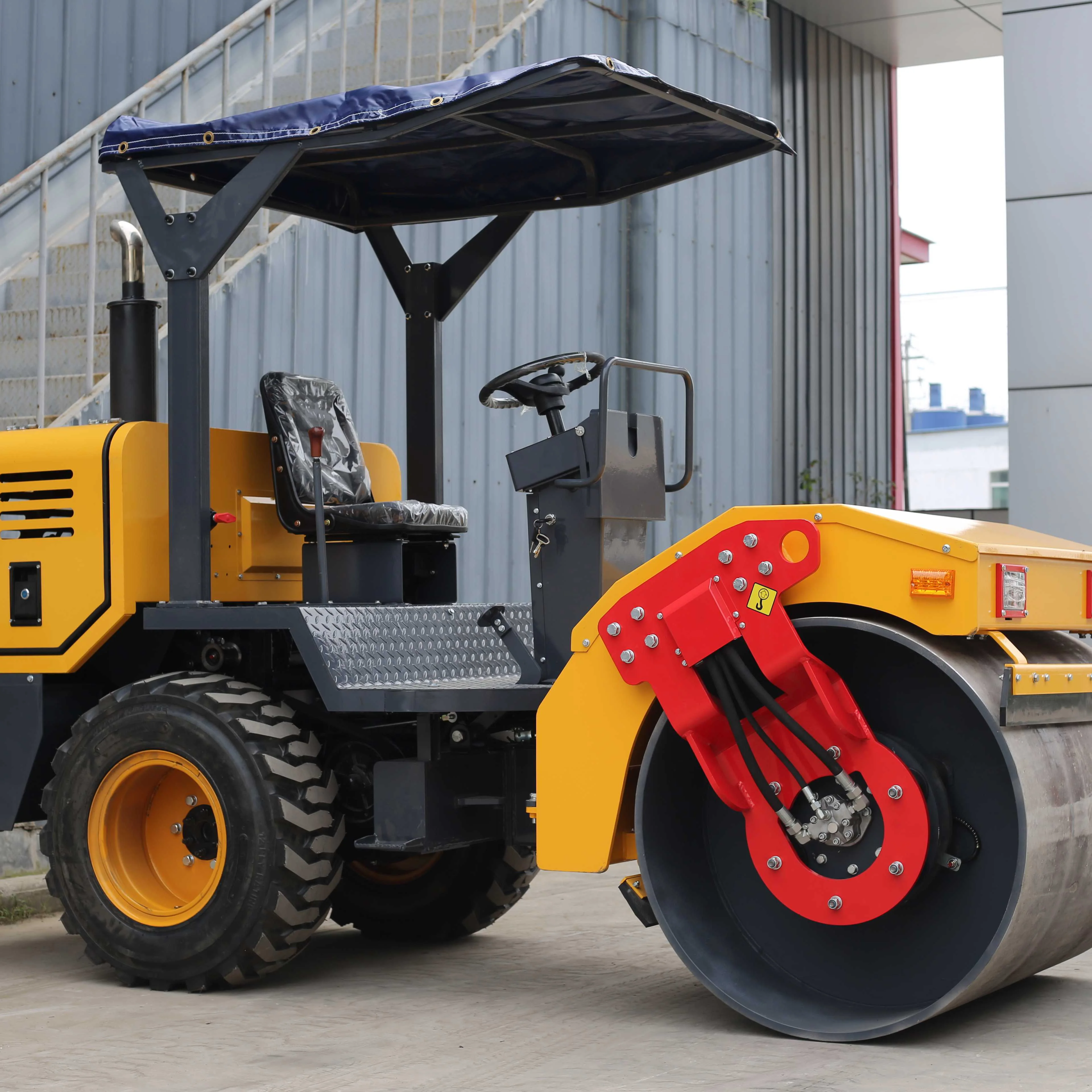 Versatile Hydraulic Road Roller Suitable for a Wide Range of Construction Projects from Small Scale to Large Scale Road Roller