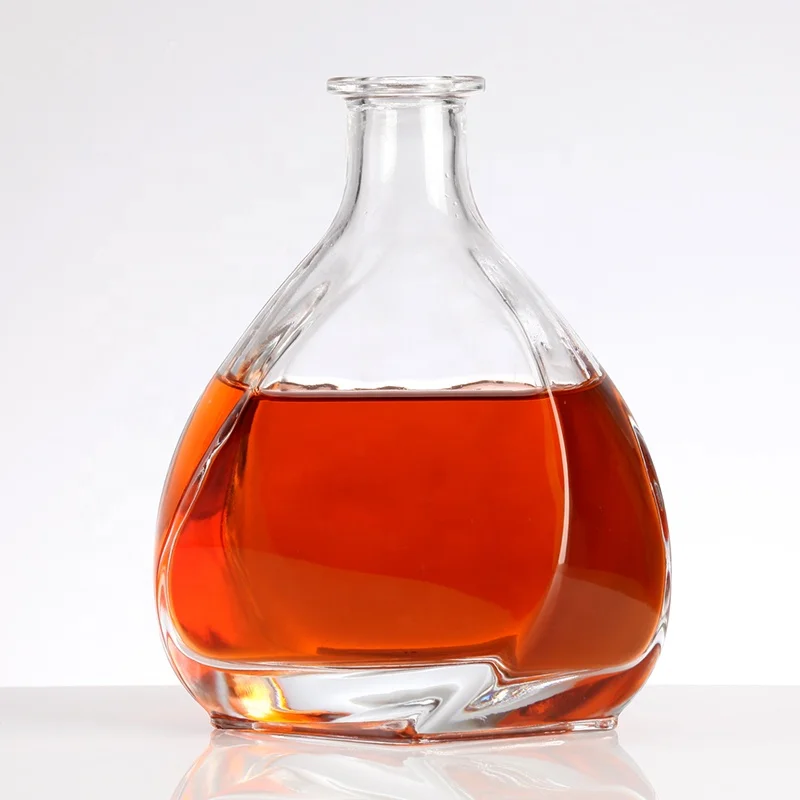 Простая и просторная стеклянная бутылка без потери дизайна XO Remy Martell Hennessy