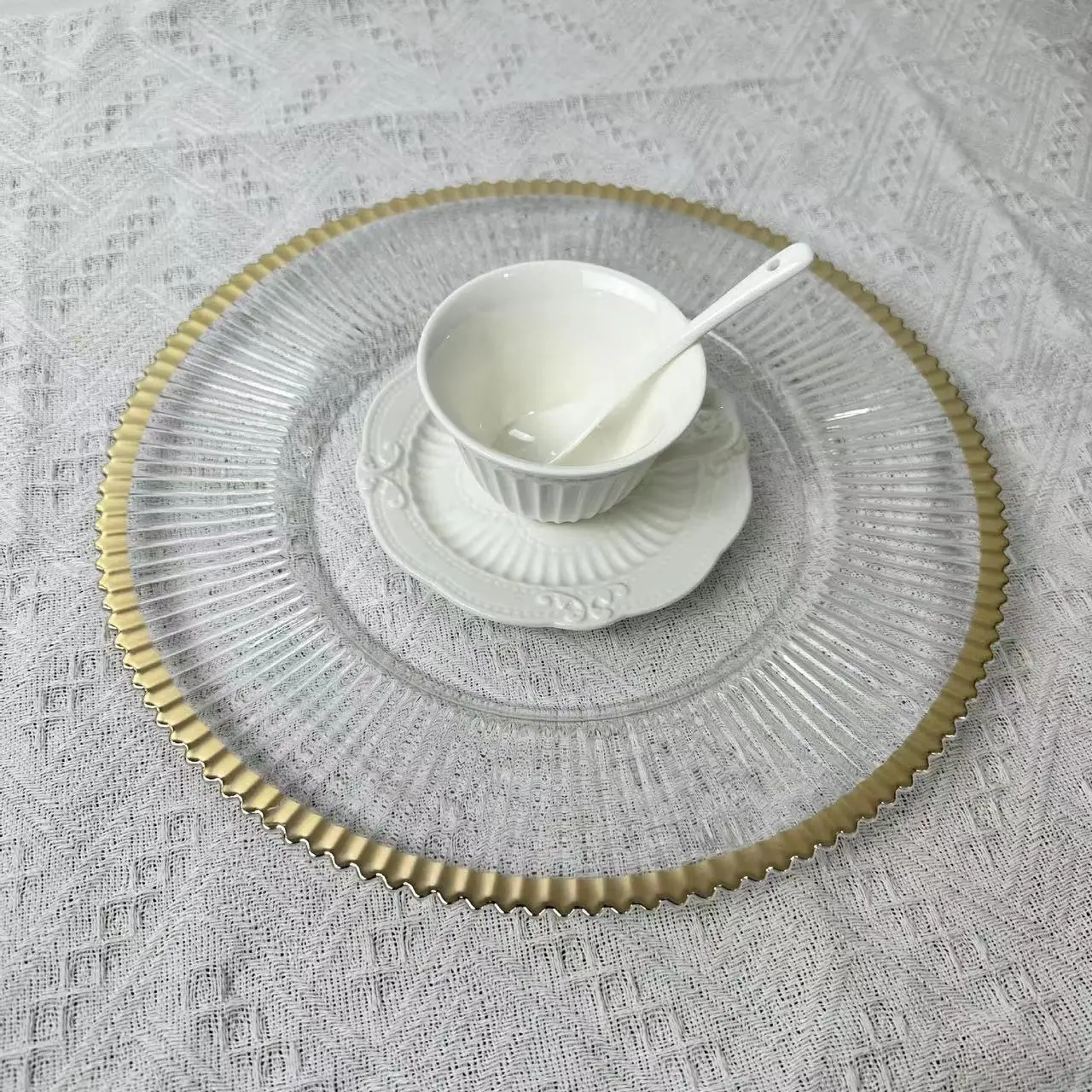 13 Inch Wedding Party Christmas Decoration Plate Factory Customization Clear wave Gold Rim Charger Plate