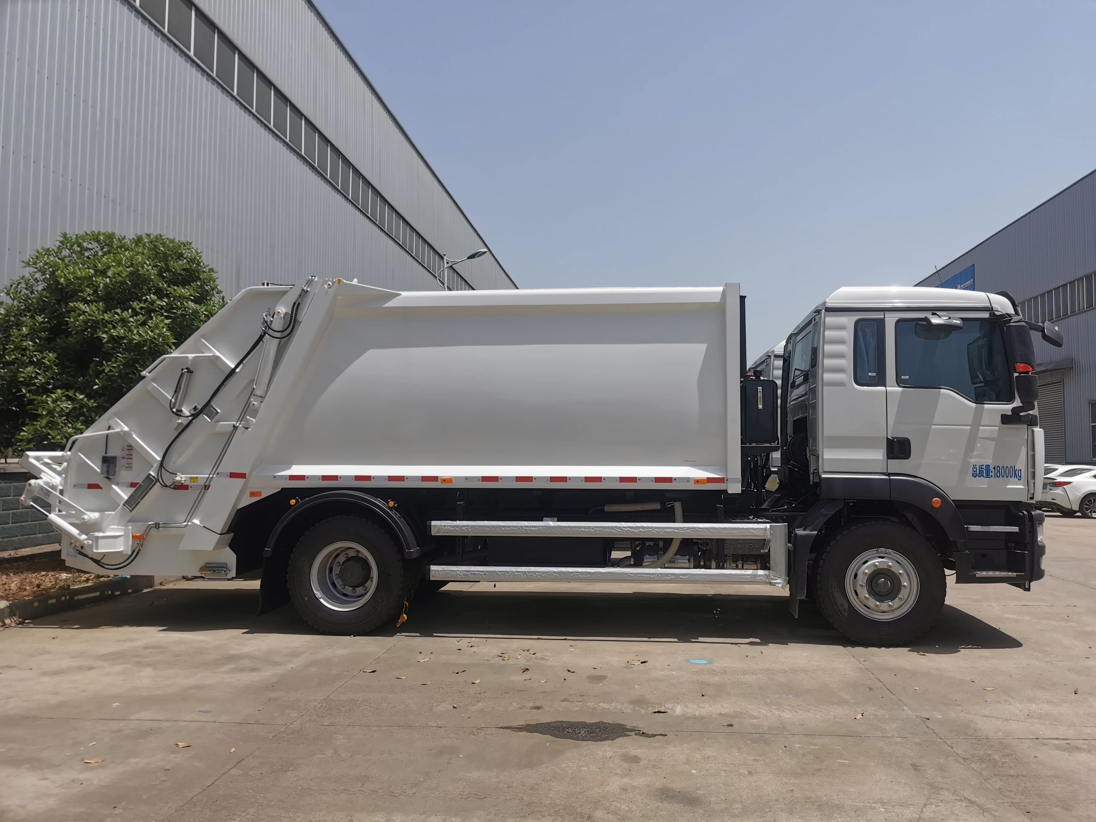HOWO New Free shipping China Suppliers Compressor Garbage truck  Compressed Garbage Truck for sale in Saudi Arabia