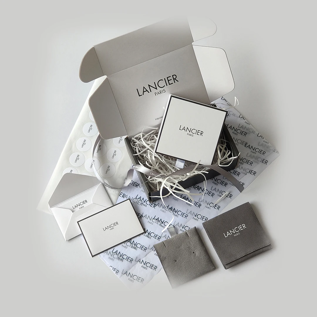 Customized Eco Friendly Gift Packing Biodegradable Brown Kraft Paper Bag With Handle