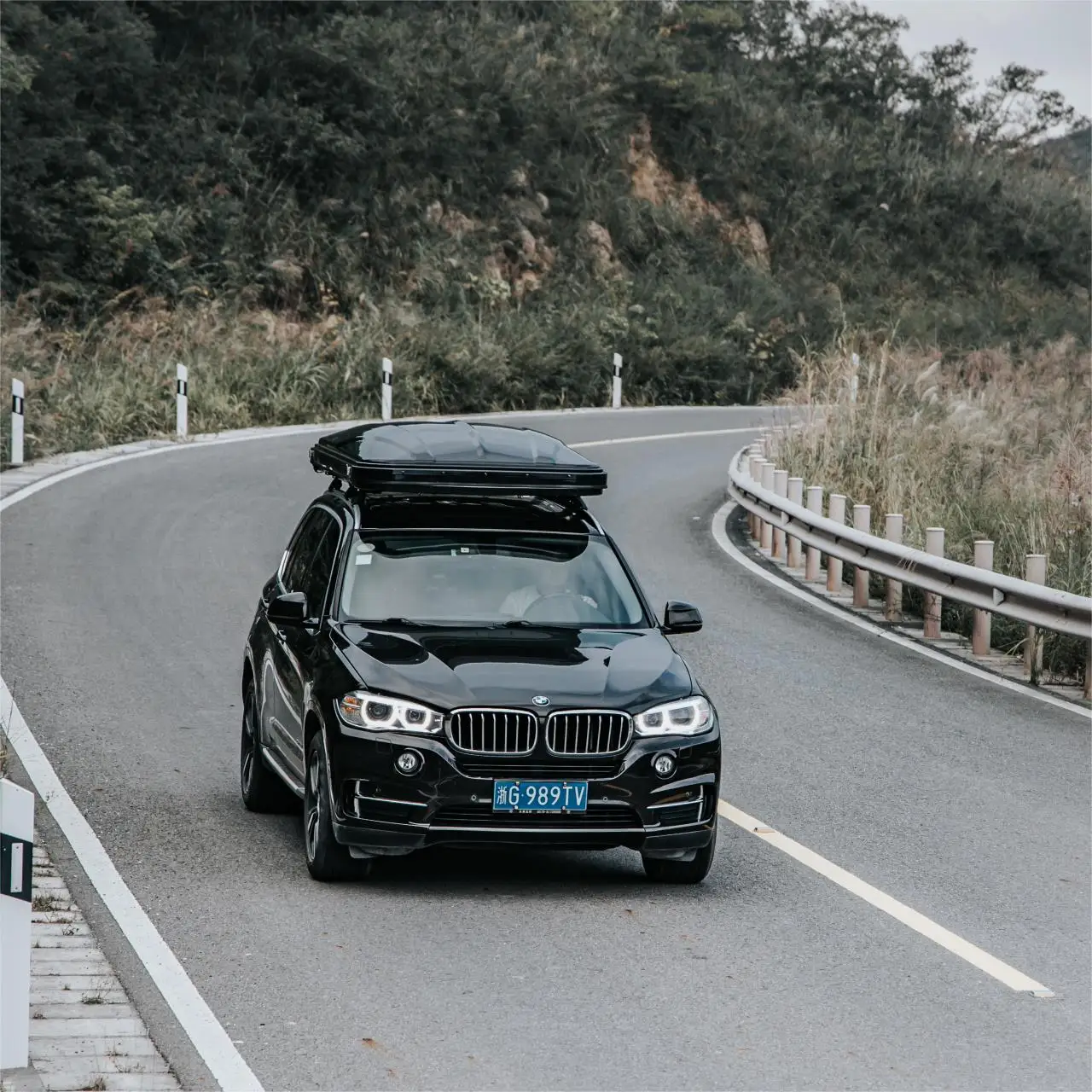 Automatic Big Space FiberGlass waterproof travel car SUV Outdoor car roof top tent