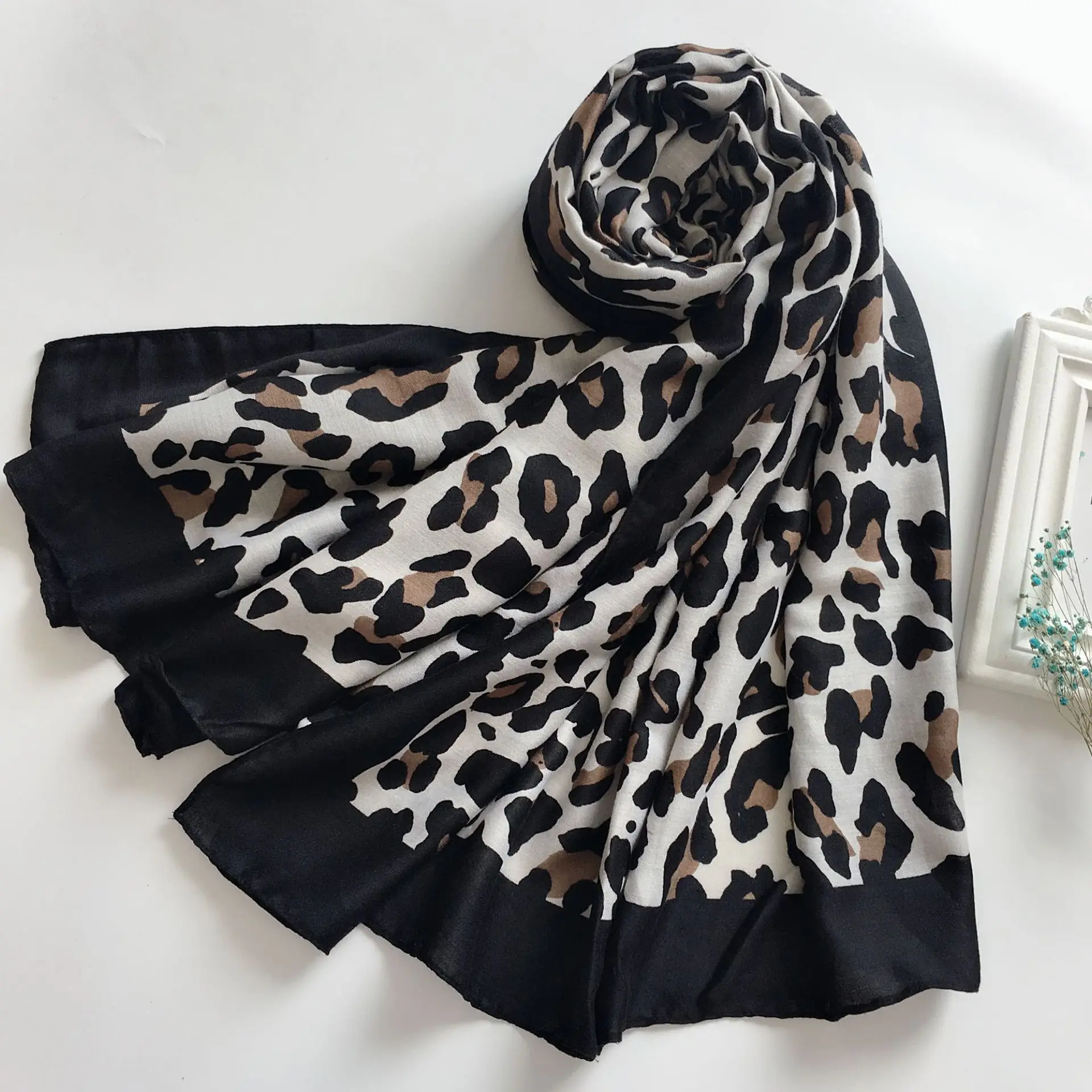 
New Designs Plain Scarf Muslim Chiffon Floral Printing Classic Chiffon Printed Floral Printed Hijab 