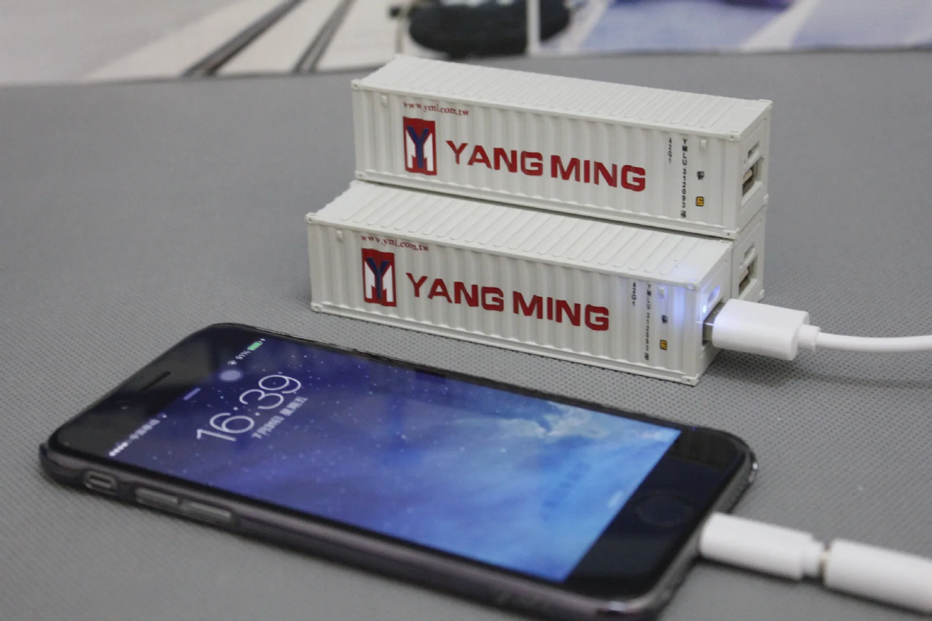FOCUS новый тренд креативный Powerbank доставка контейнер 3000 мАч Пользовательский логотип роскошный рекламный подарок