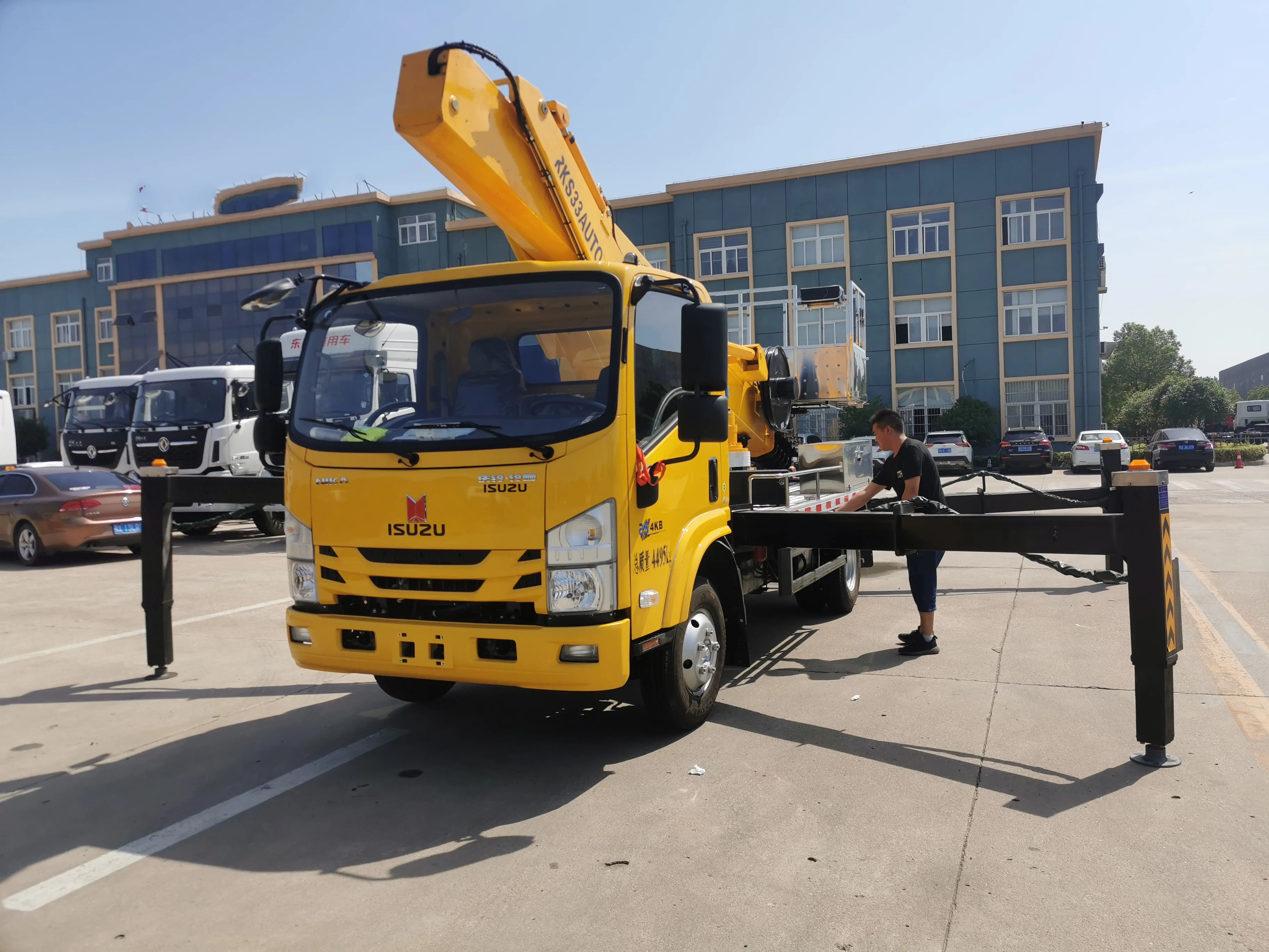 isuzu 33M Hydraulic Truck Mounted Aerial Bucket Truck Boom Lift Aerial Manlift Work Platform Truck