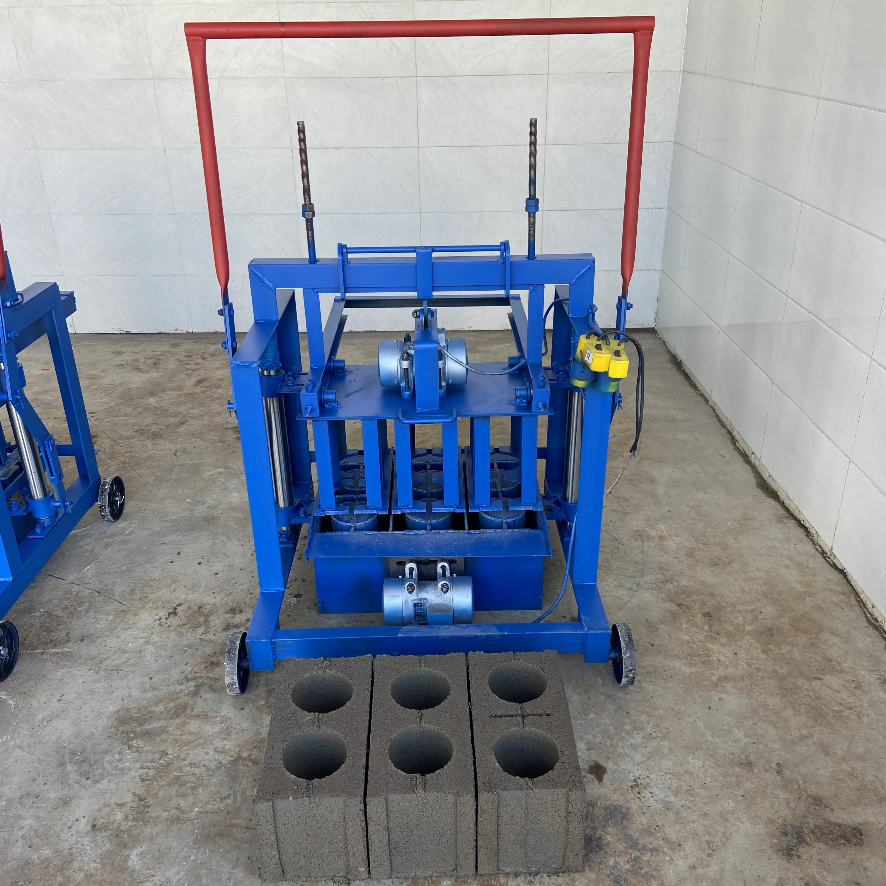 Easy operation high efficient Middle mobile brick block making machine price