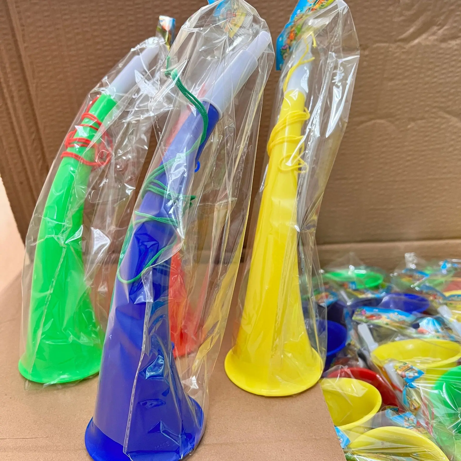 Promotional Cheap Price Colorful Advertising Bulk Curved Loud Football Fan Horn Plastic Vuvuzela with Custom Logo