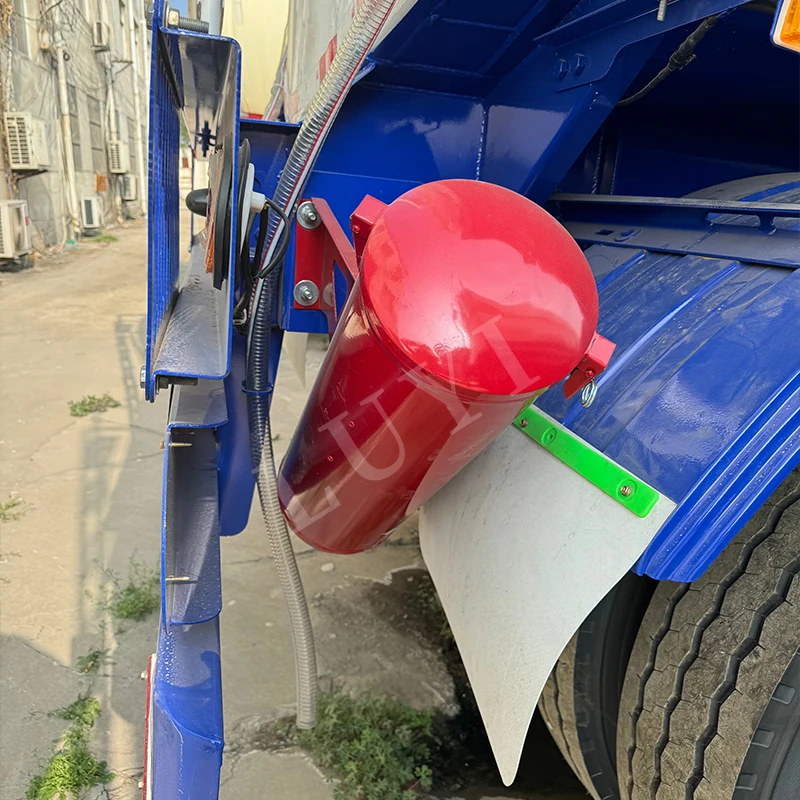 Автоцистерна 5 баков 3 оси