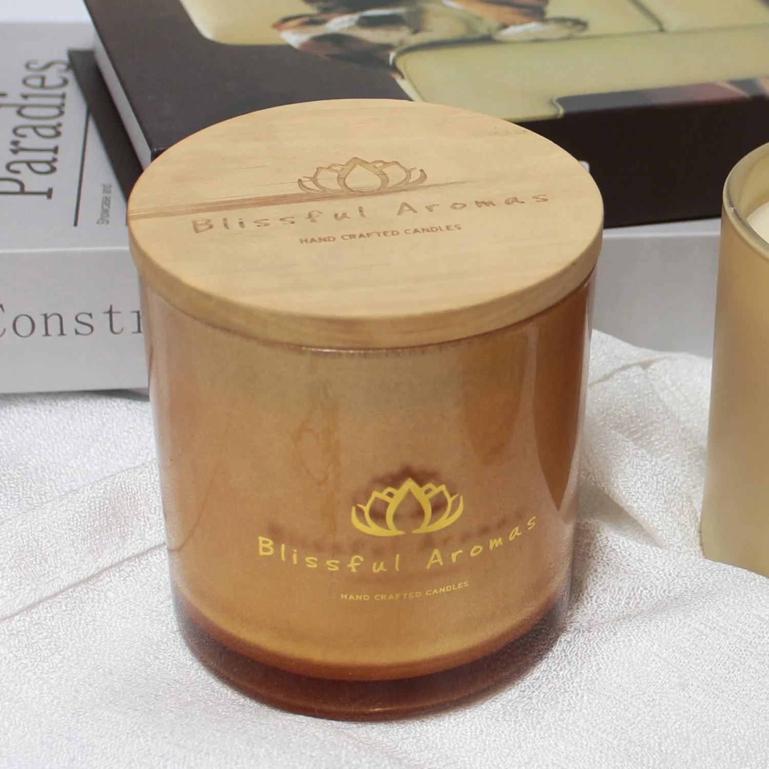 FENGJUN custom private labels scented candles jar with engraved wood lid for gold black luxury candle holder glass