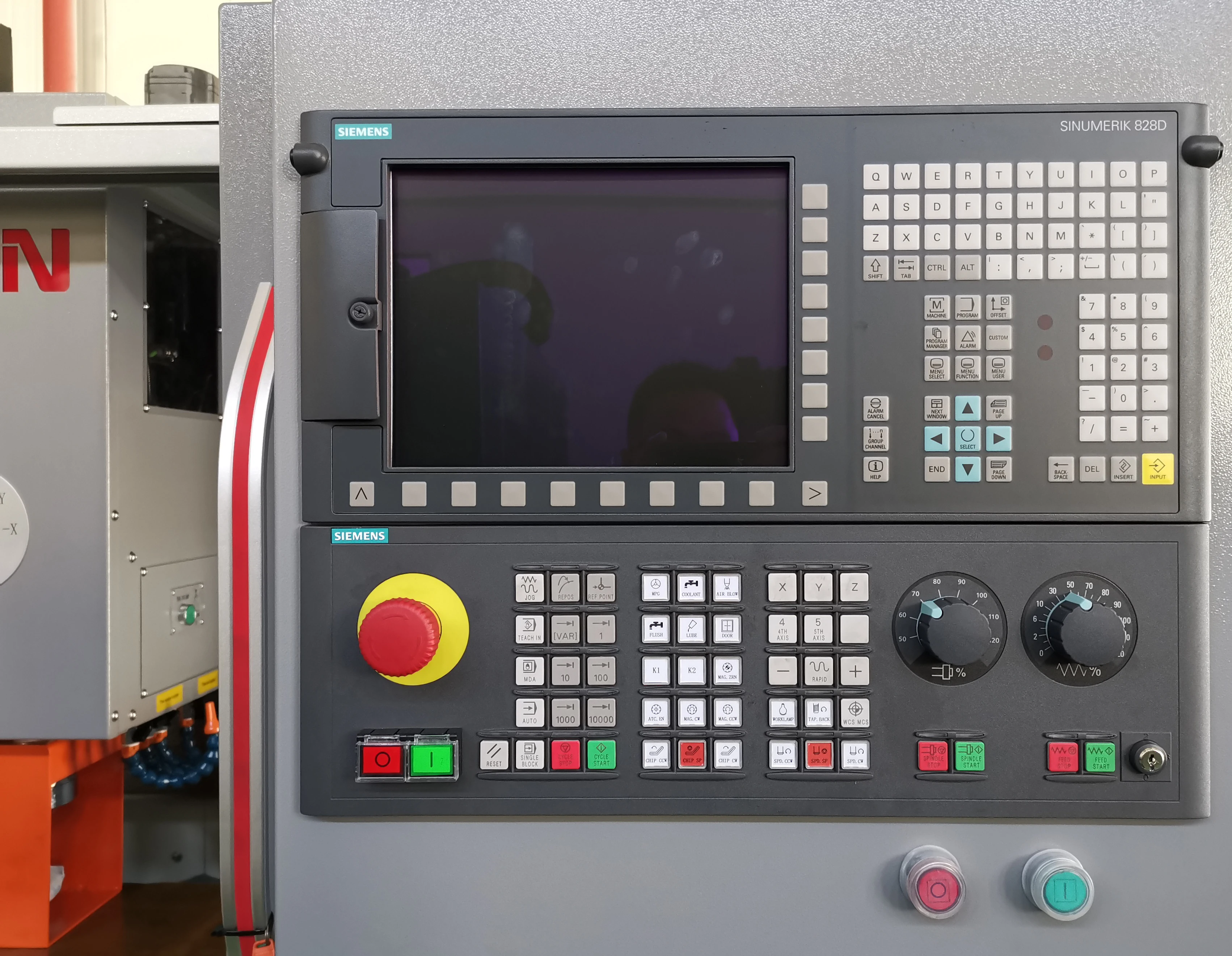 BT40 3-Axis Linear Guideway New Condition Single Spindle Vertical CNC Heavy-Duty High-Accuracy Configuration Siemens Control