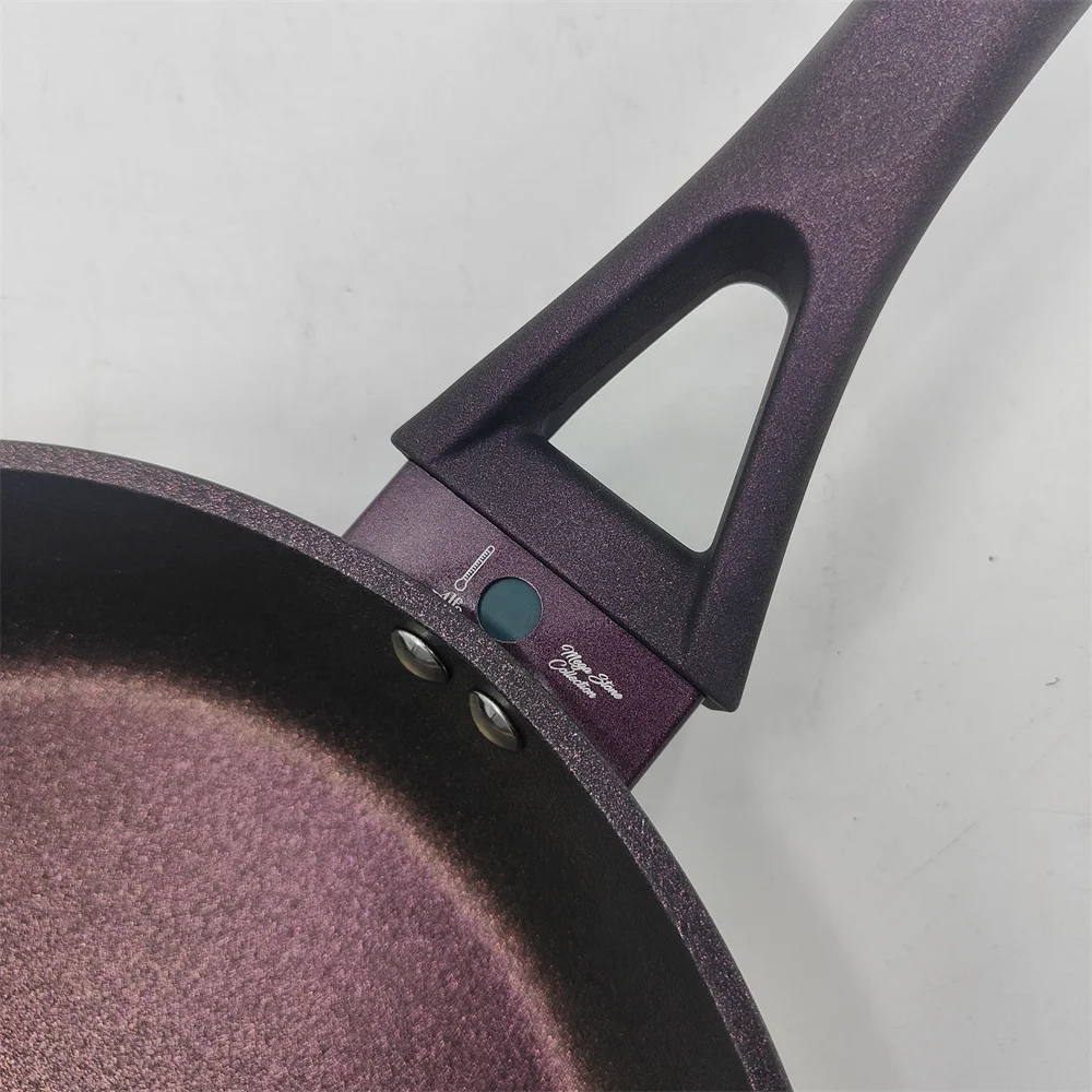 Burgundy Dazzling Non-stick Coating 20 24 28cm Fry Pan Set Aluminum Cookware Set Fry Pan With Thermometer Color Changing