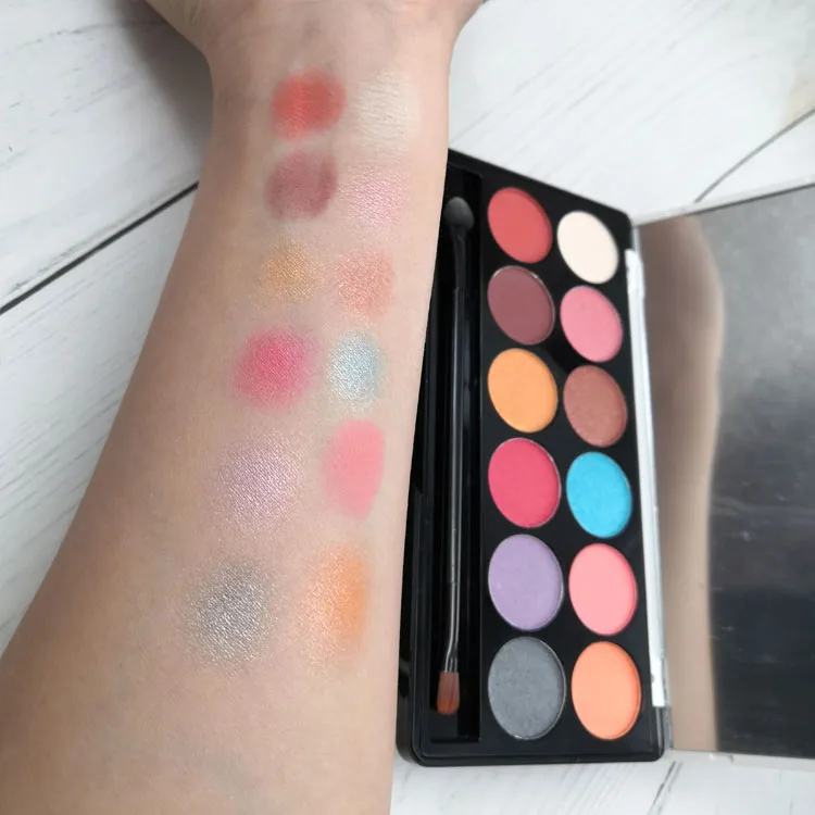 High Quality Low MOQ  Pigmented  matte  Eyeshadow  Chameleon Shimmer   Eyeshadow Palette