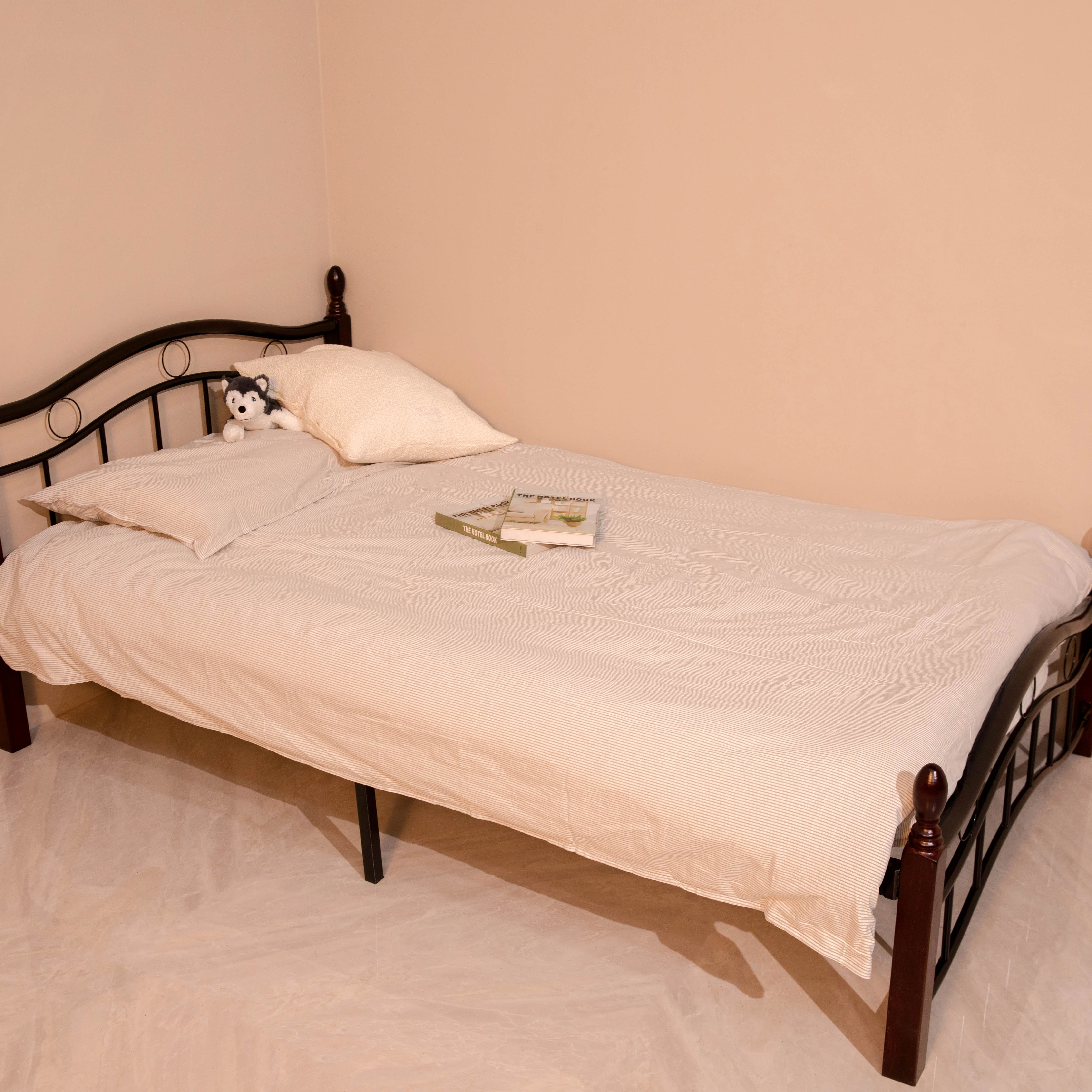 
OEM/ODM Modern Simple Hotel Dormitory Military Full Size Single Iron Frame Metal Bed 