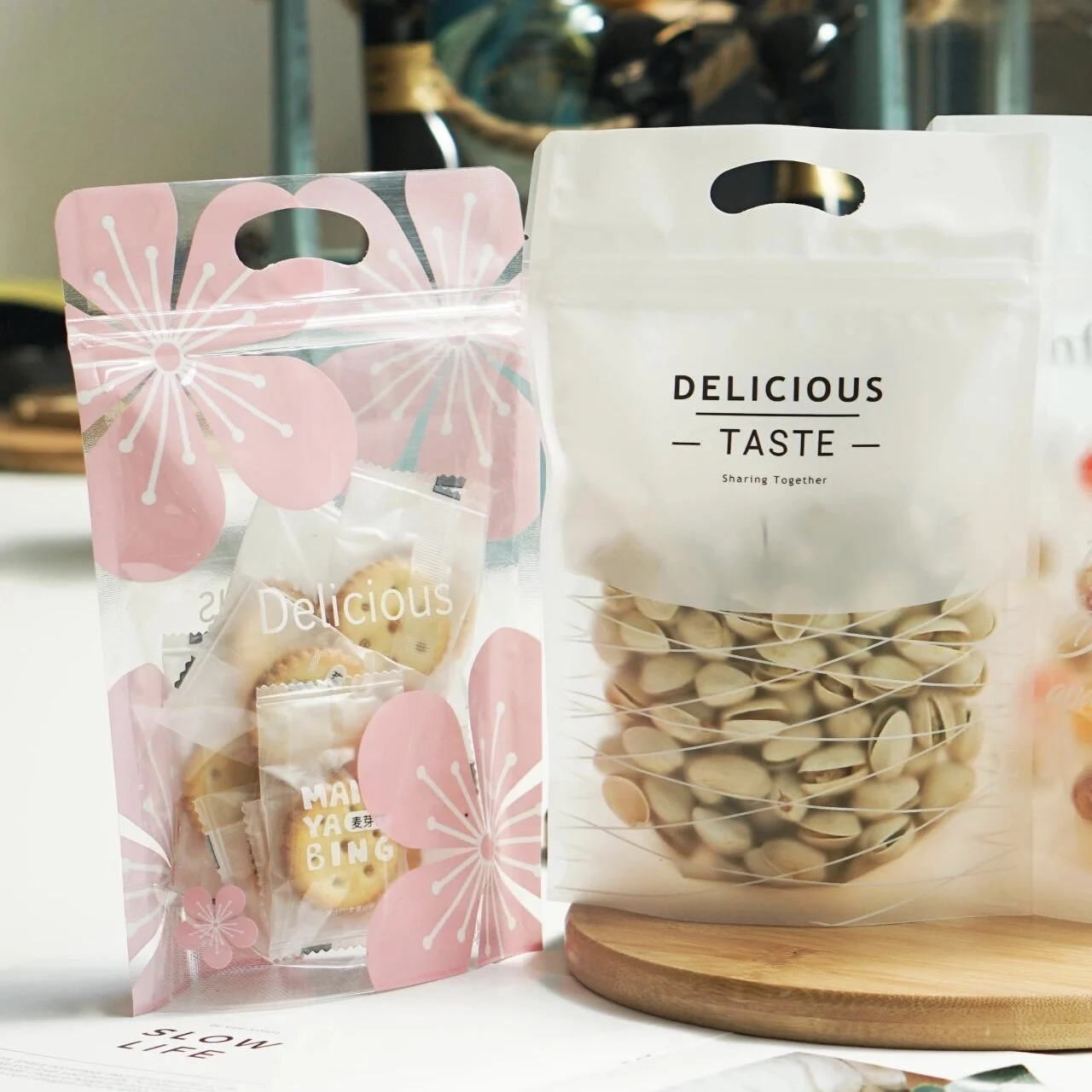 Eco-friendly Custom Printed Resealable Stand Up Zipper Flat Bottom Zipper Bags For Coffee Bean Food Snack Packaging