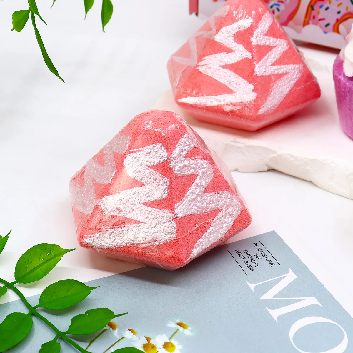 Shiyan Wholesale Custom Pink cake donut diamond Bath Fizzers set rich bubble Handmade bath bombs for girlfriend bubble gift box