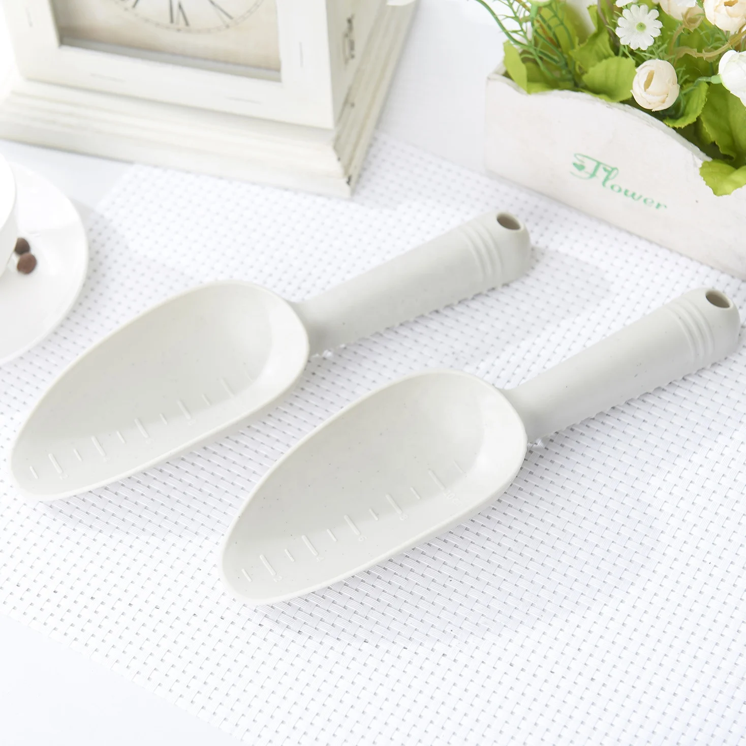 Mini Home Garden Tools Flower Vegetables Soil loosening Small Plastic Pet Scoop Hand Shovel Spade