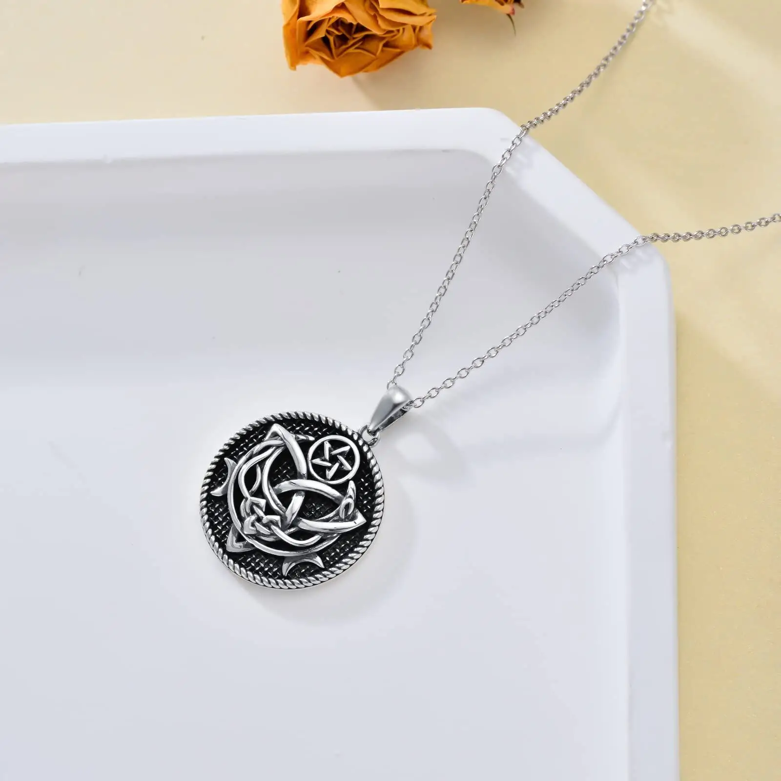 Hot Sale Jewelry 925 Sterling Silver Oxidized Celtic Knot Moon Star Pendant Necklace