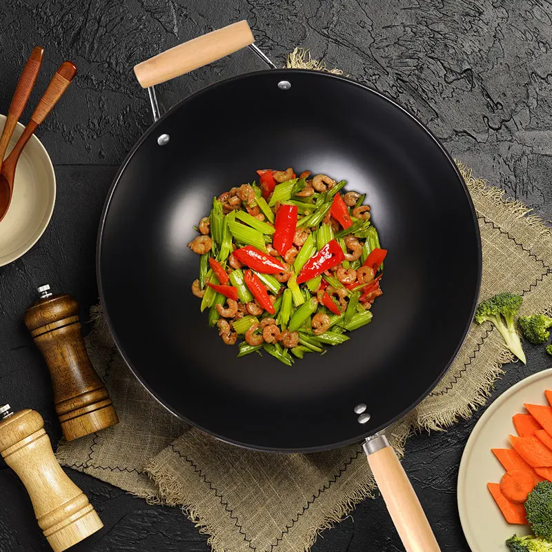 2024 New Design Cookware Pan carbon steel pan with Lotus wood handle Non-stick Pan