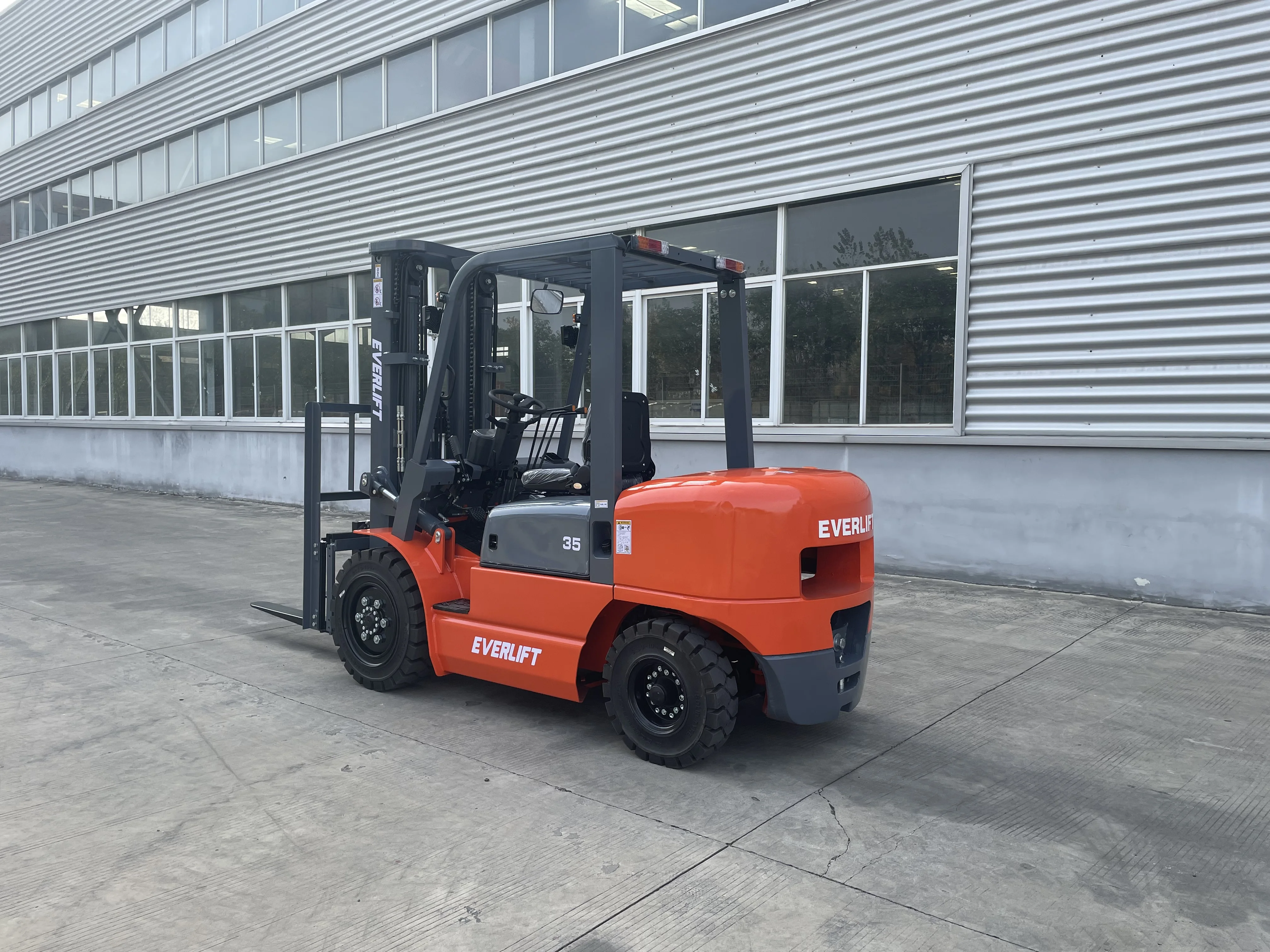 HELI forklift  Diesel forklift truck 2t 2.5t 3t 3.5t 5t 10t max 7 meter China forklift option isuzu nissan mitsubishi engine
