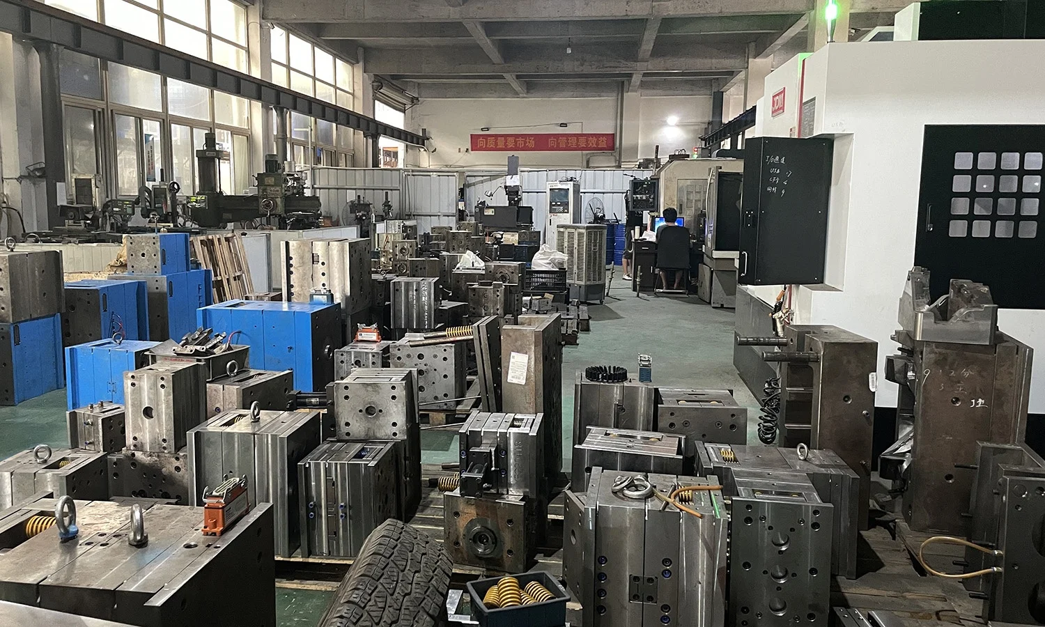 OEM ODM China Factory 3D Design Service Plastic Molded Injection Mould for Molding Machine