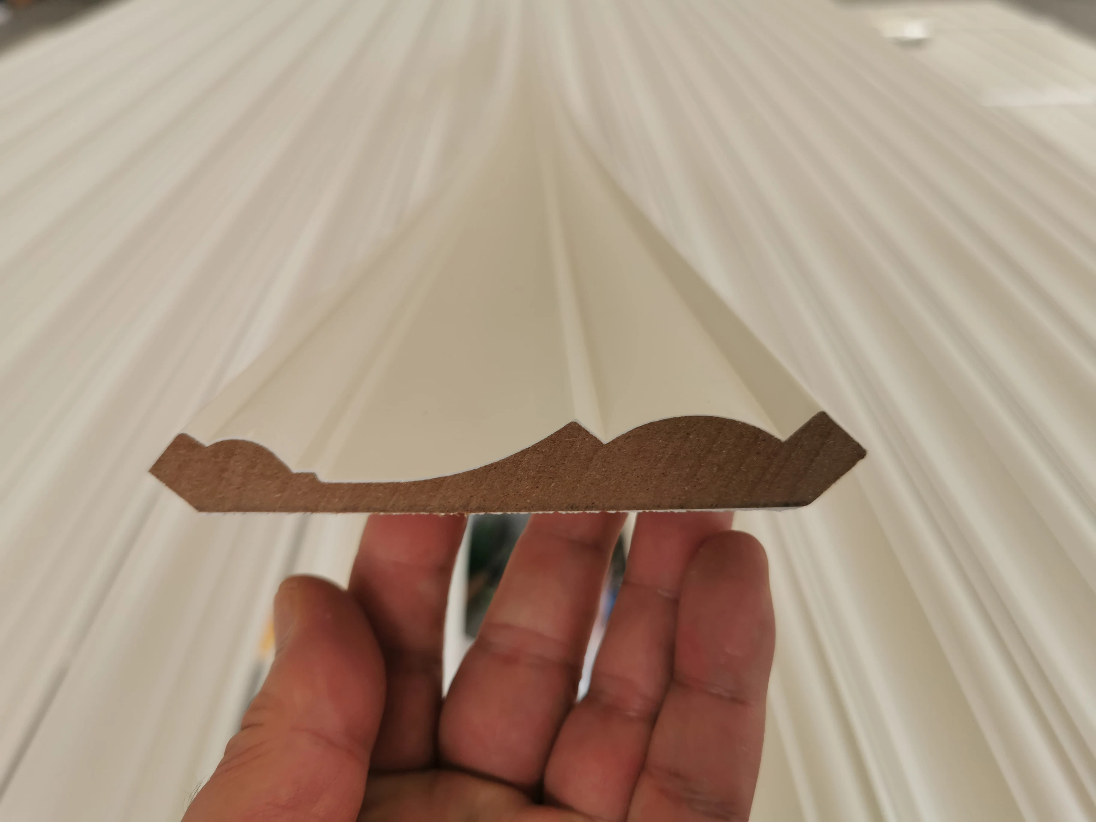 High Performance White Gesso Primed MDF Crown mouldings with Good Quality for Ceiling