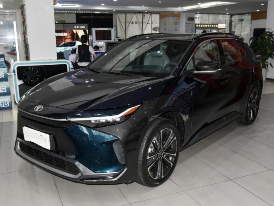 Toyota  2023 auto electric GAC toyota aulto car BZ4X  new petrol car electric buggy farm truck flat bed truck