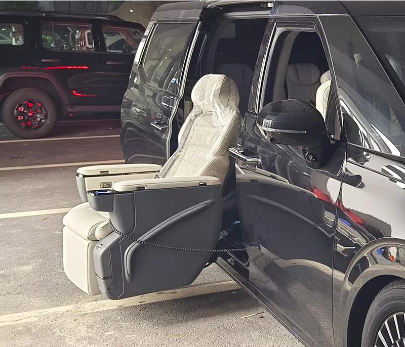 MingAO customized van SUV mobile seat provides travel solutions for elderly and disabled children with limited mobility
