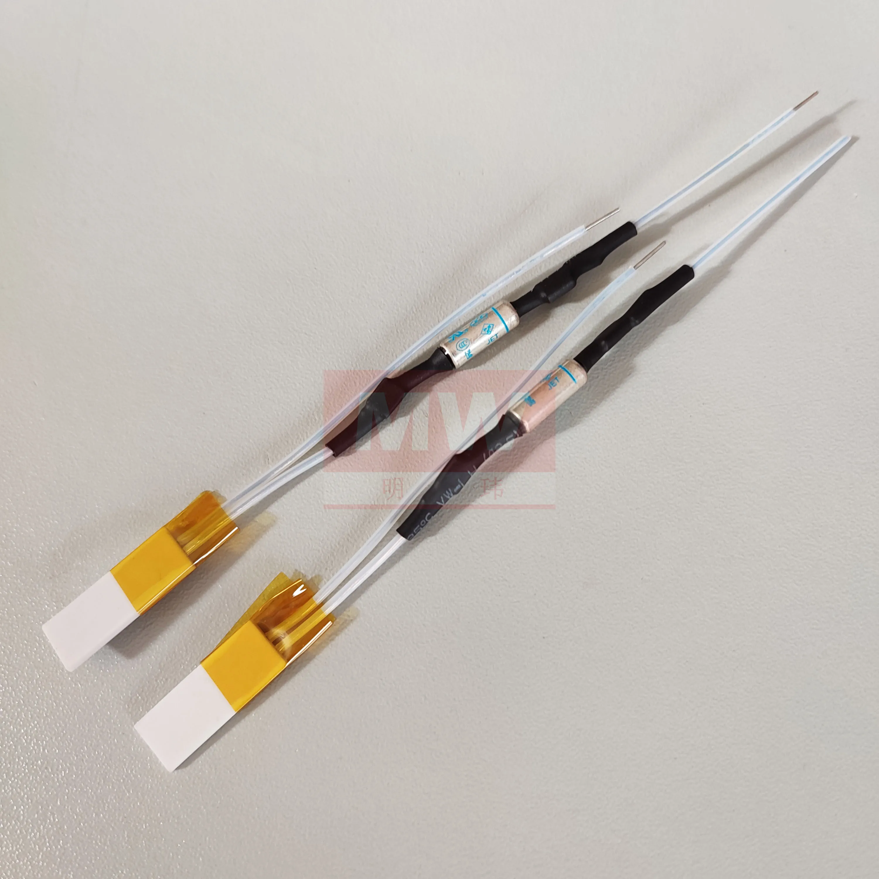 Высокомощная керамическая пластина нагревателя постоянного тока 3,7 в 5 В может быть изготовлена на заказ