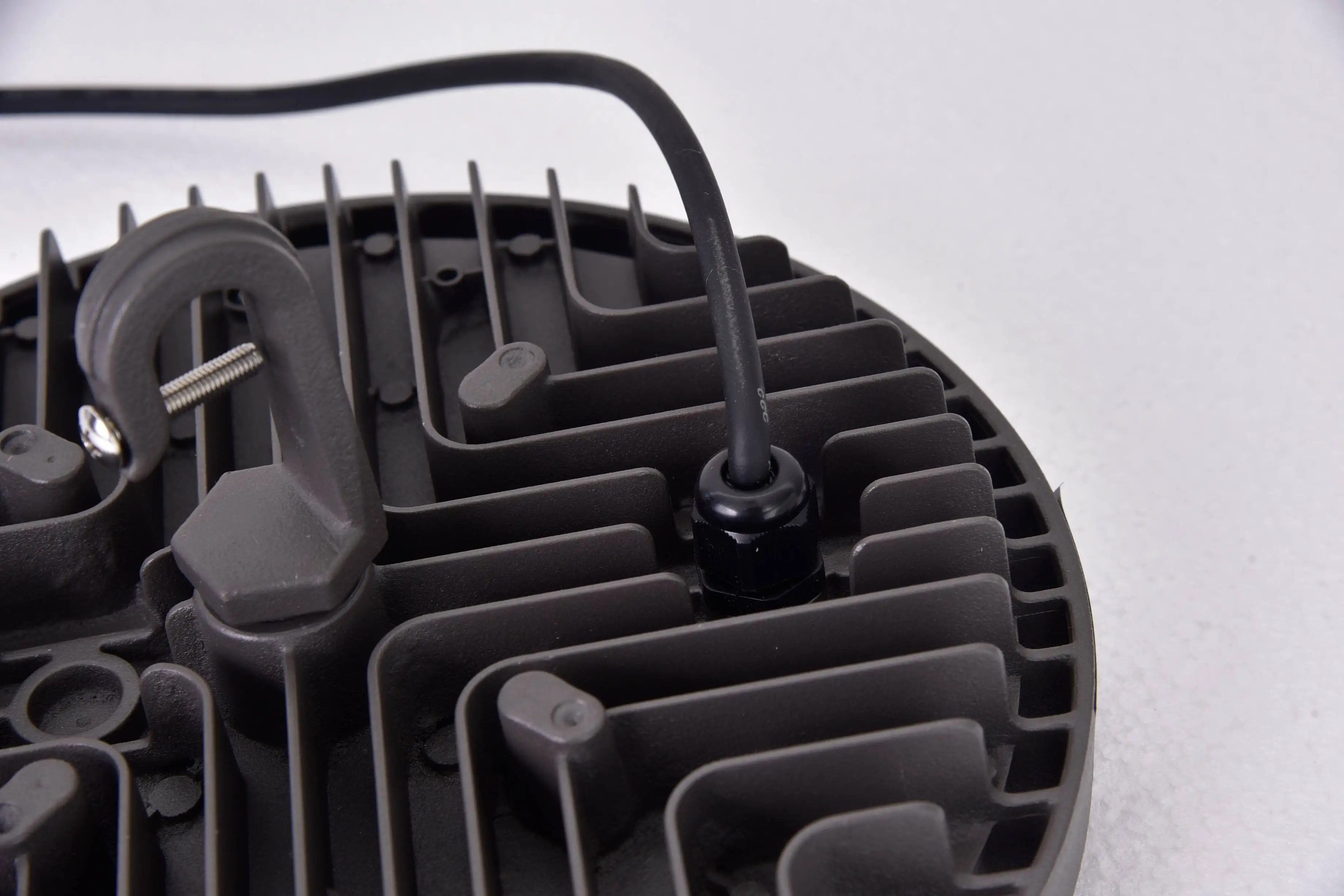 Оптовая продажа, заводская цена, высокое качество, Ip65, наружный промышленный светильник UFO из алюминиевого сплава для промышленного использования