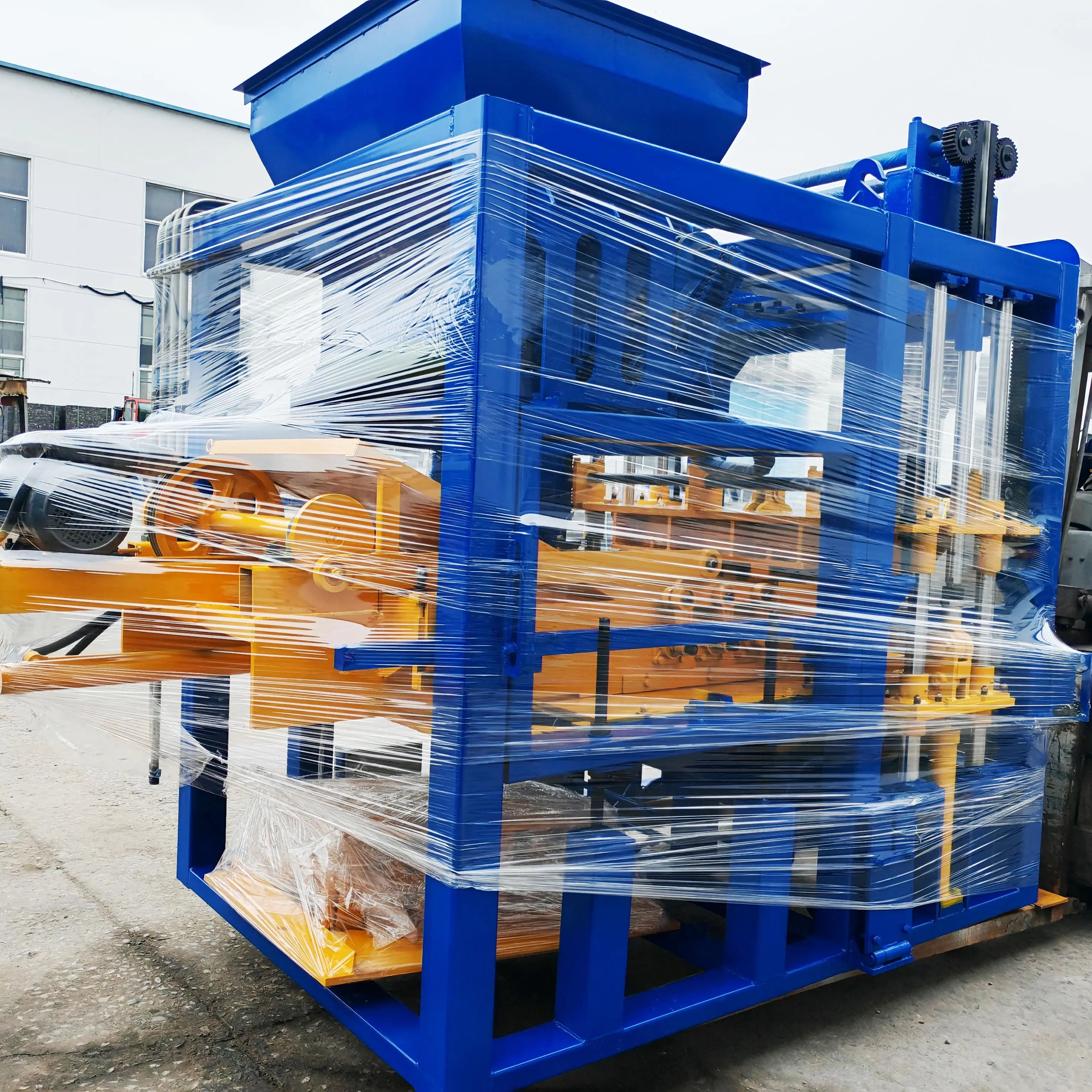 High productivity QT4-15 bricks making machine automatic cement hollow bricks machine  make interlock concrete curbstone brick