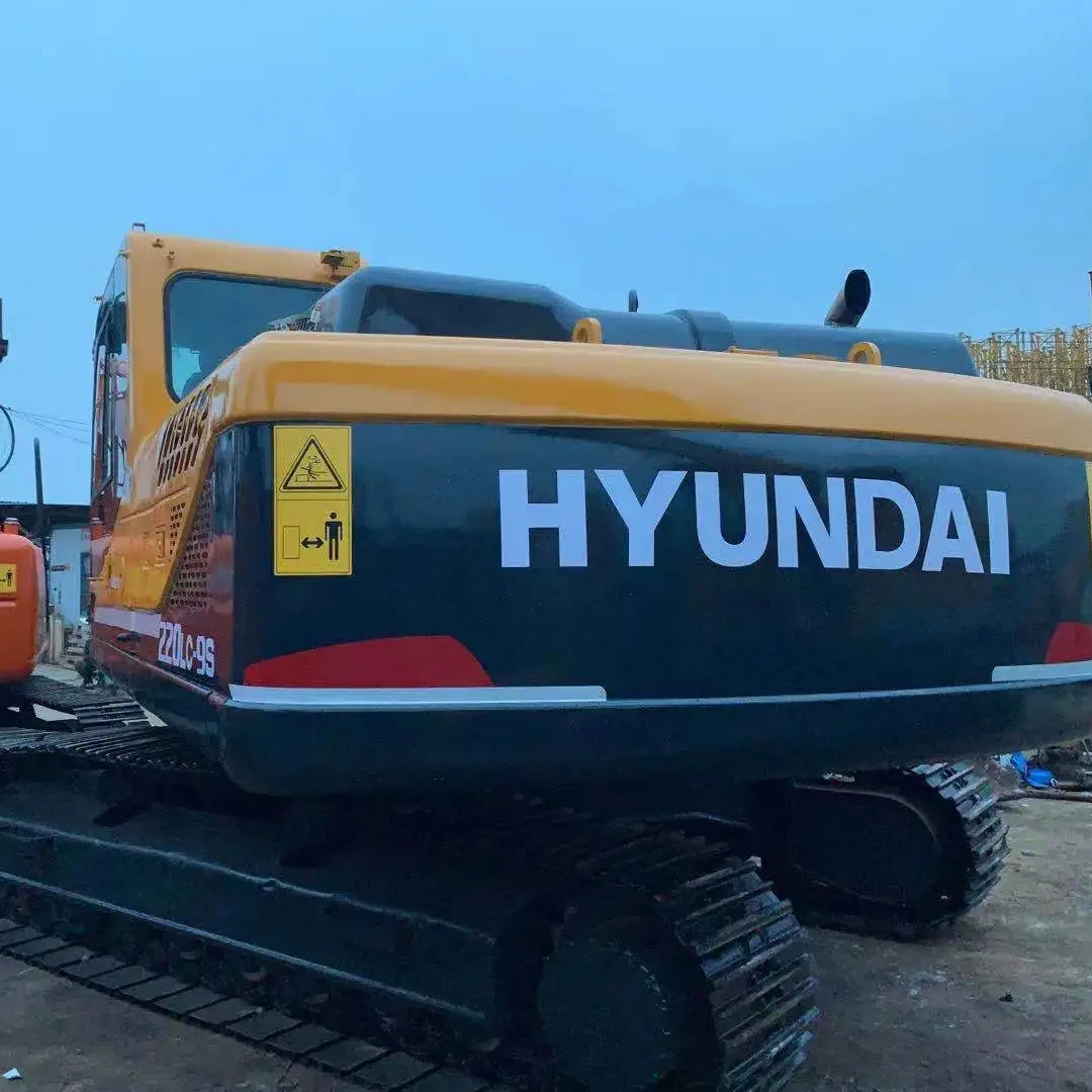 In Good Condition Hyundai R220Lc-9S Excavator For Sale