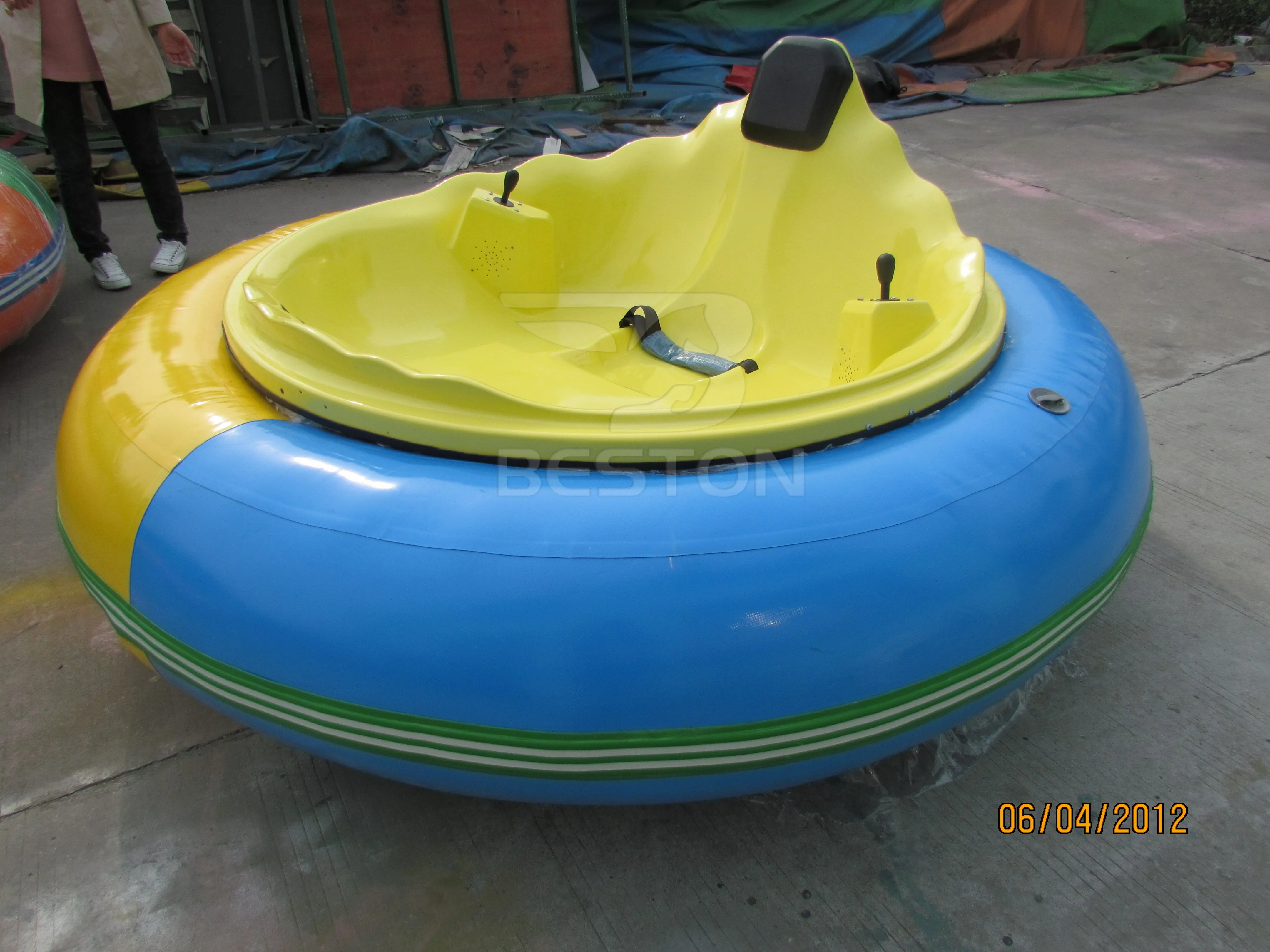 Bumper Cars Theme Park Ice Battery Electric Inflatable Bumper Cars Ride On Bumper Cars Amusement Park
