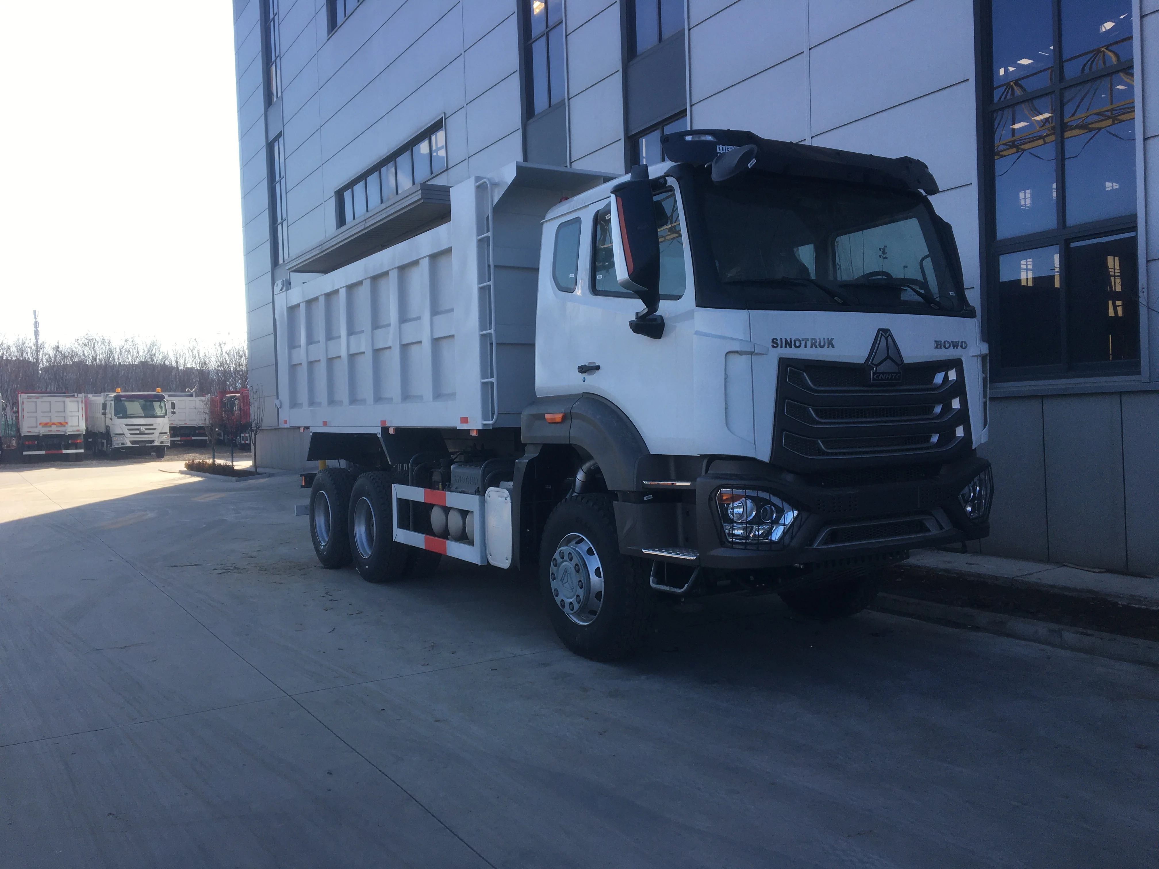 SINOTRUK SINOTRUCK HOWO dump truck 400 horse power 400hp HOWO dump truck