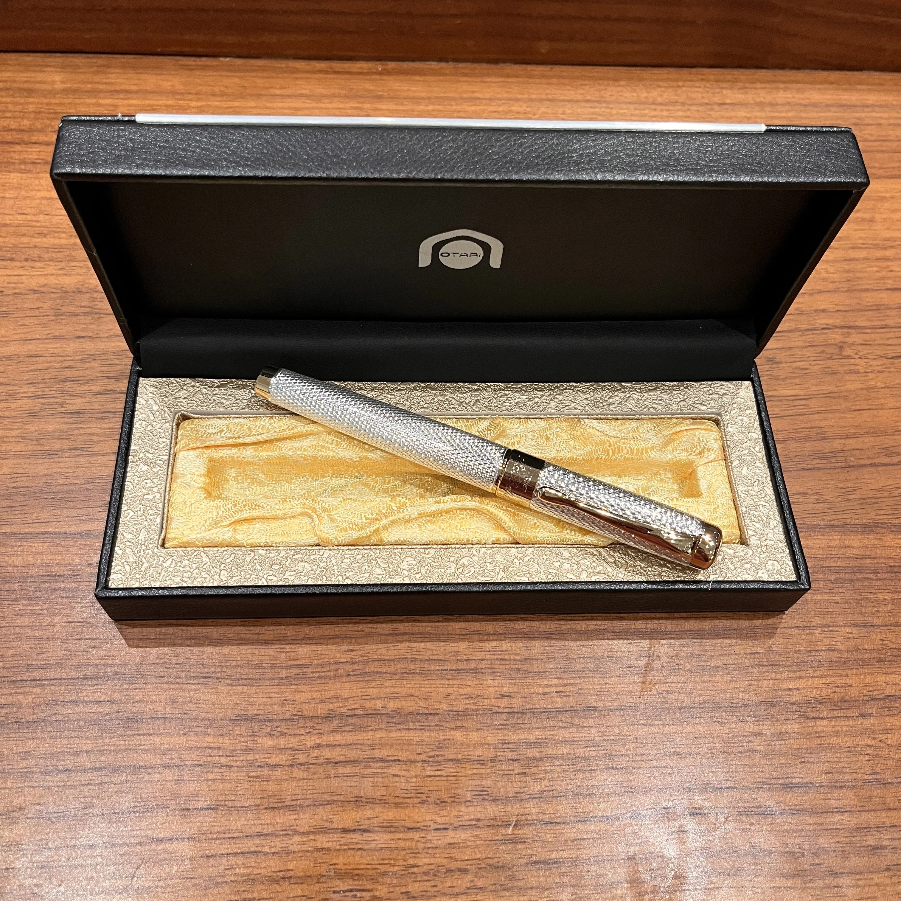 jinhao 1200 business gift custom logo ball pen shinny design heavy metal ballpoint pen set