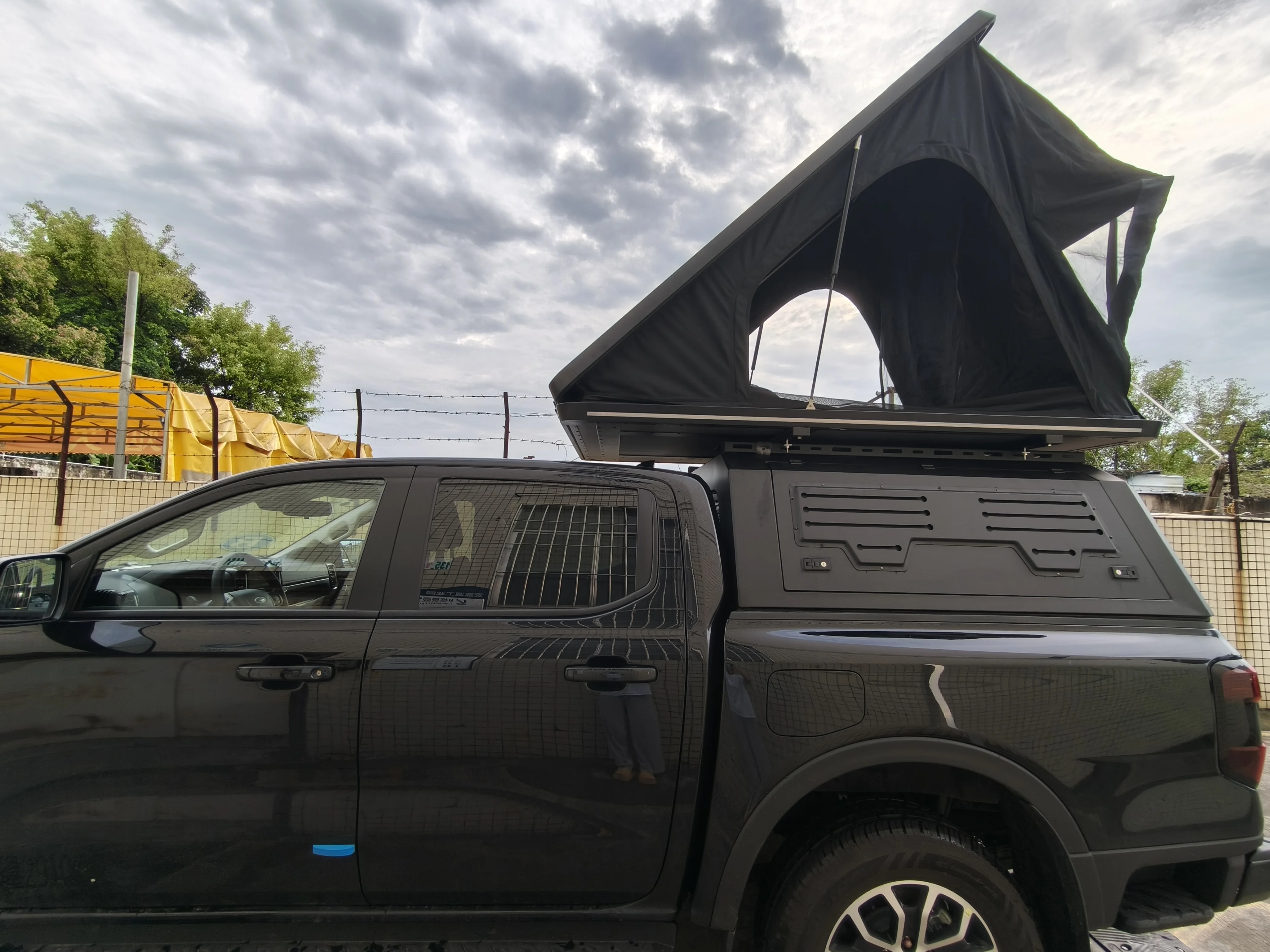Pop-up hard shell vehicle tents Samrcamp aluminum hard shell roof top tent