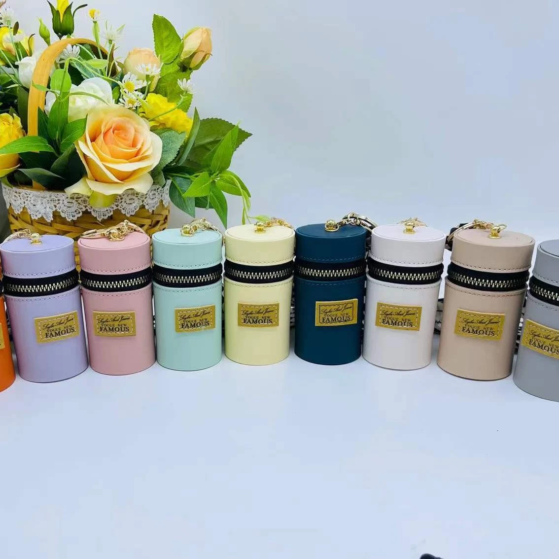 New Style  Leather Women Mini Coin Purse Zipper Round Wallet Leather  Custom Luxury Keychain Coin Purse