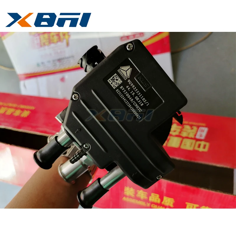 Original Oil Level Sensor for SITRAK c7h Oil Float Sinotruk HWP T7H with heated oil level sensor WG9925551102